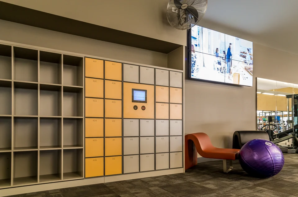 Metra smart locker system for leisure and fitness